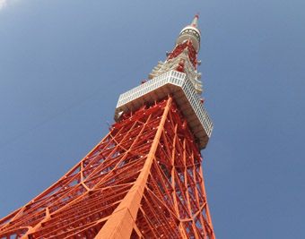 青空の東京タワー