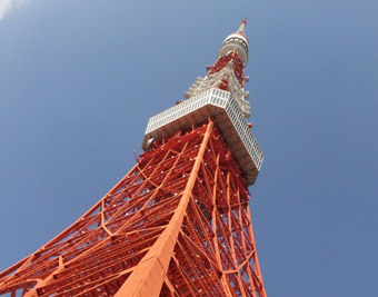青空の東京タワー